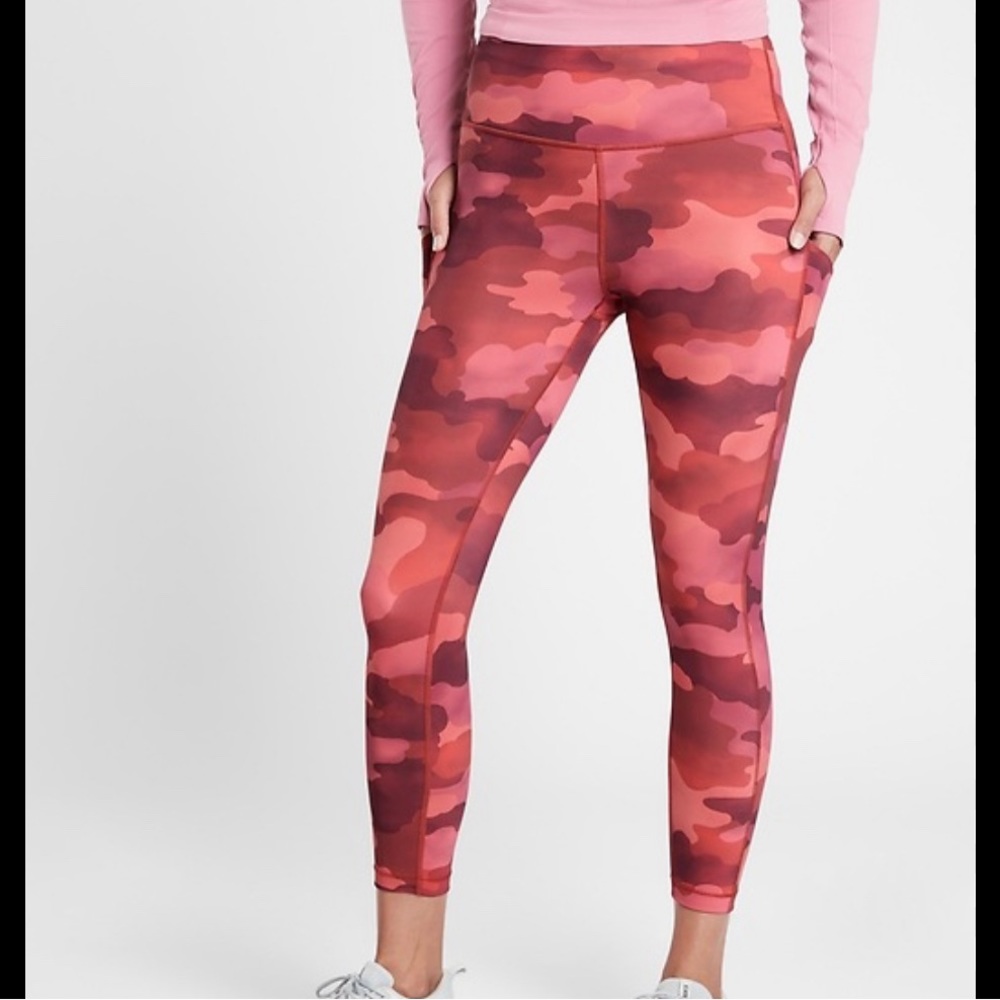 Athleta Ultimate Stash Printed Pockets 7/8 Tight Leggings Women's S Camo SOLDOUT